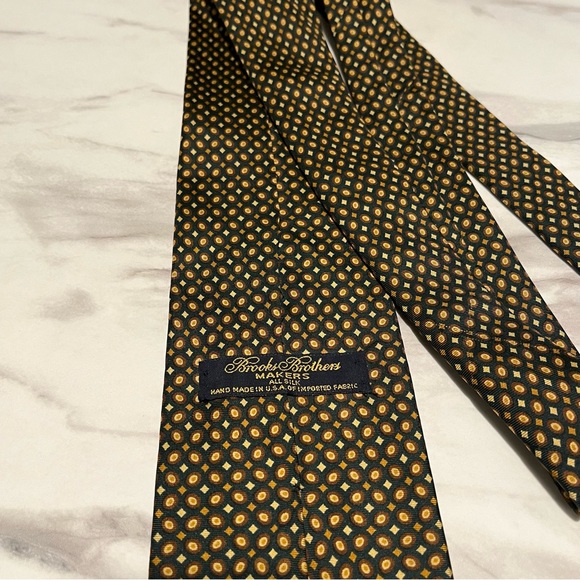 Brooks Brothers 100% Silk Geometric Tie - Picture 3 of 5